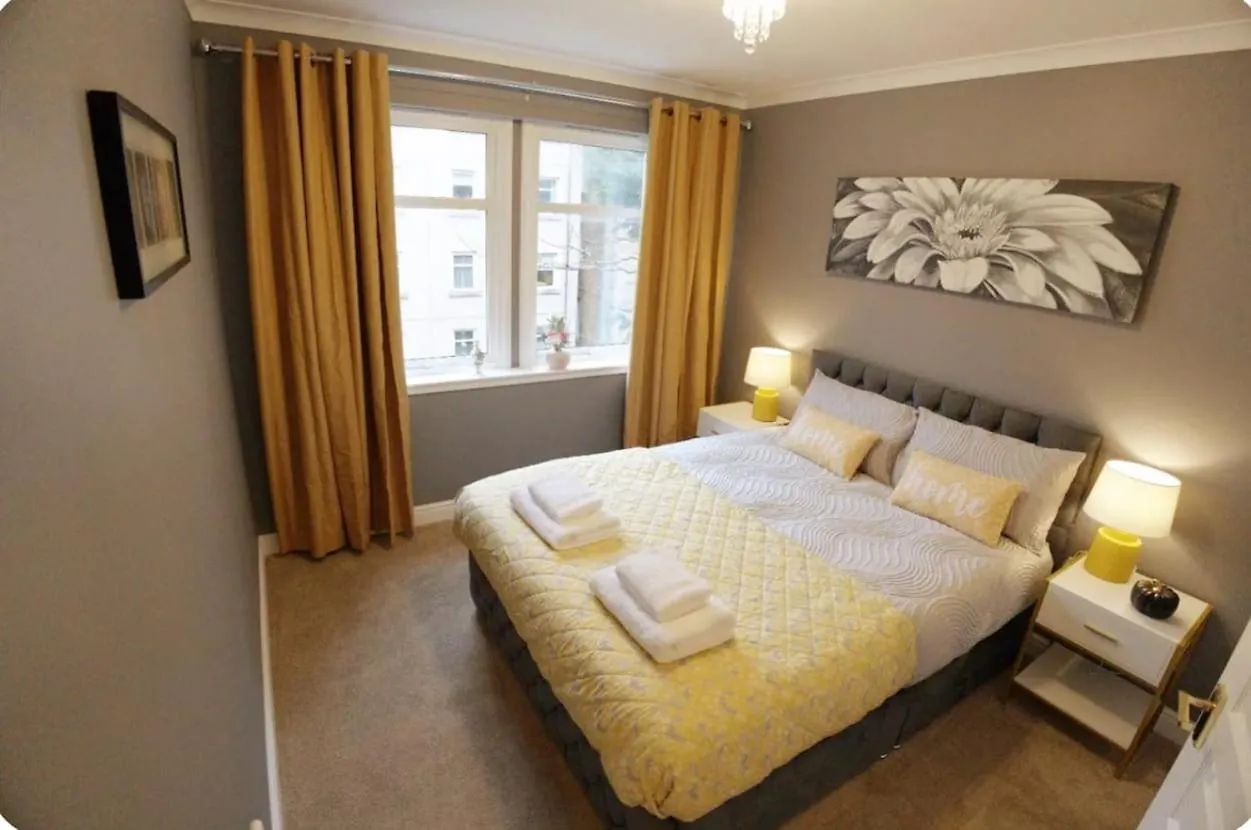 Modern Central 2 King Size Bed Flat Free Parking Edinburgh 0*,